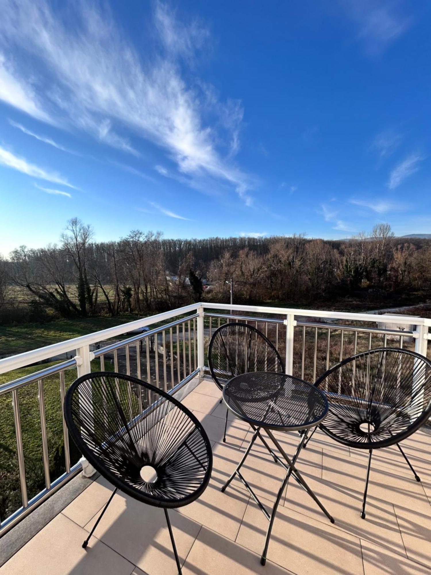 Astarea - Luxe Penthouse In Nature - Jacuzzi - Free Private Parking - Terrace & Balcony - Peace Zagreb Exterior photo
